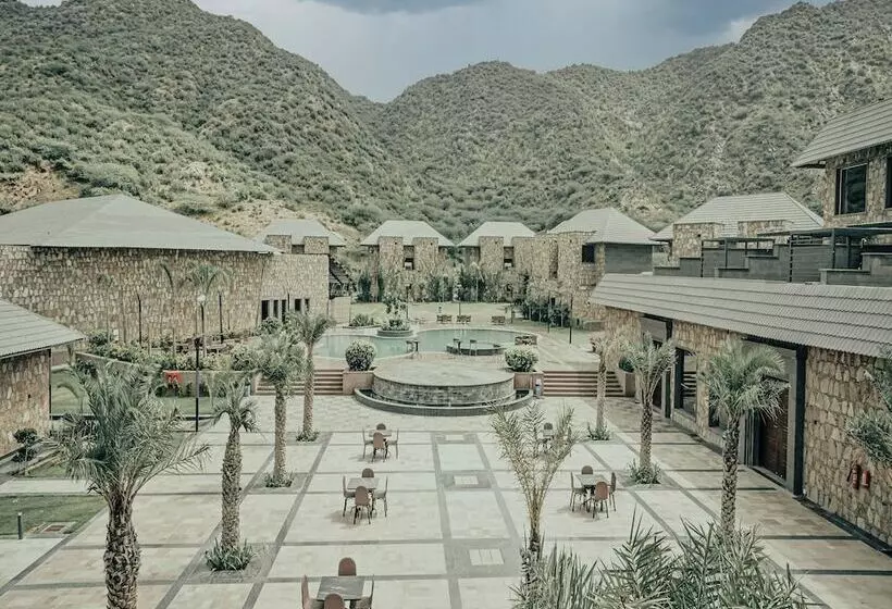 ホテル Pushkara Resort And Spa