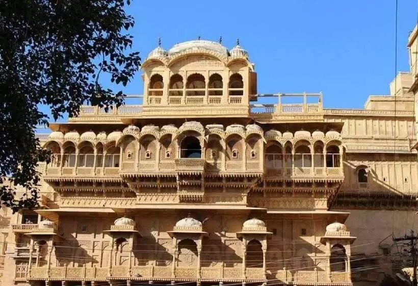 هتل Goroomgo Temple View Jaisalmer