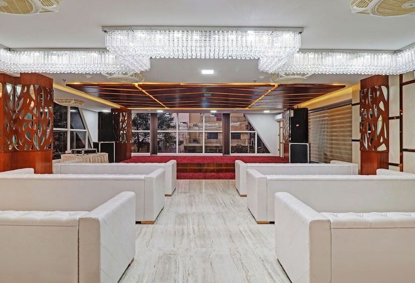 בית מלון כפרי Treebo Kanopy Greens