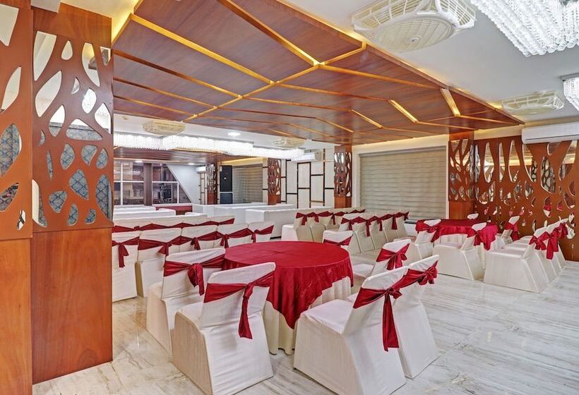 בית מלון כפרי Treebo Kanopy Greens