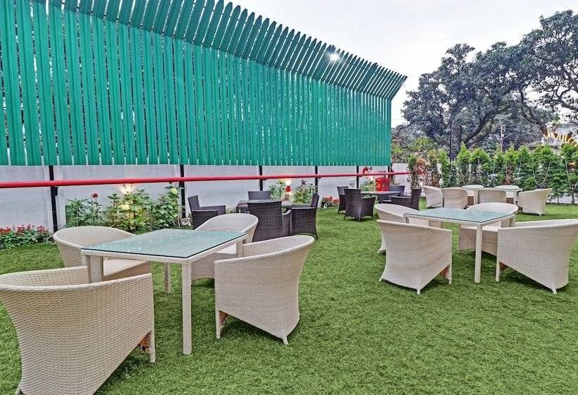 בית מלון כפרי Treebo Kanopy Greens