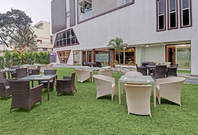 בית מלון כפרי Treebo Kanopy Greens