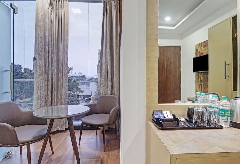 בית מלון כפרי Treebo Kanopy Greens