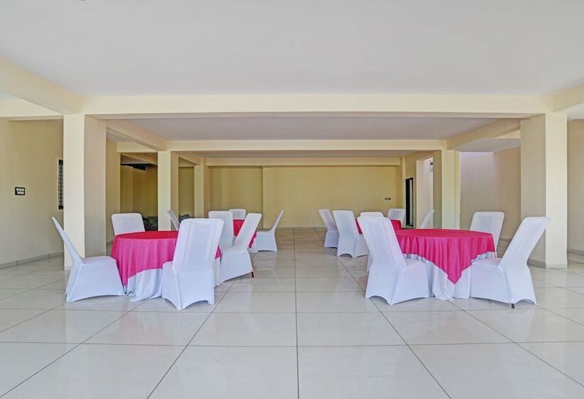 בית מלון כפרי Treebo Nirvana Elite