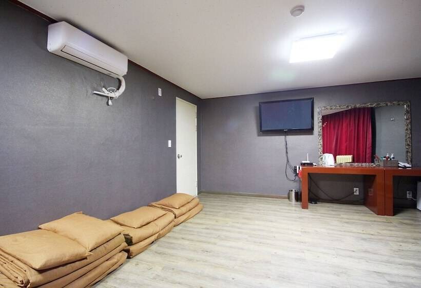 モーテル Muju Green