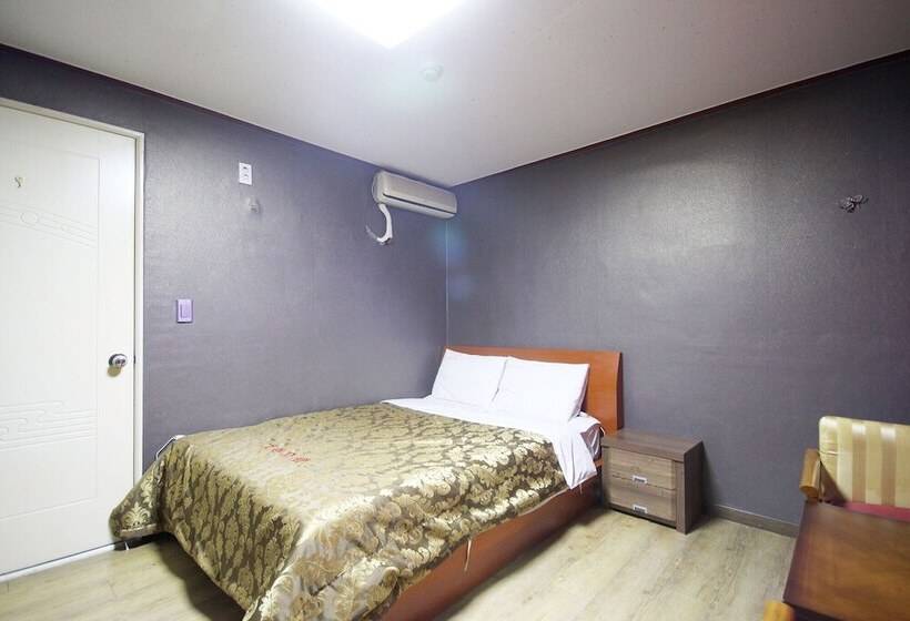 Motel Muju Green