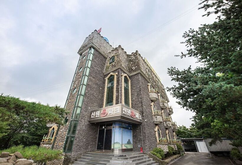 فندق على الطريق Yesan Shinwon Parktel