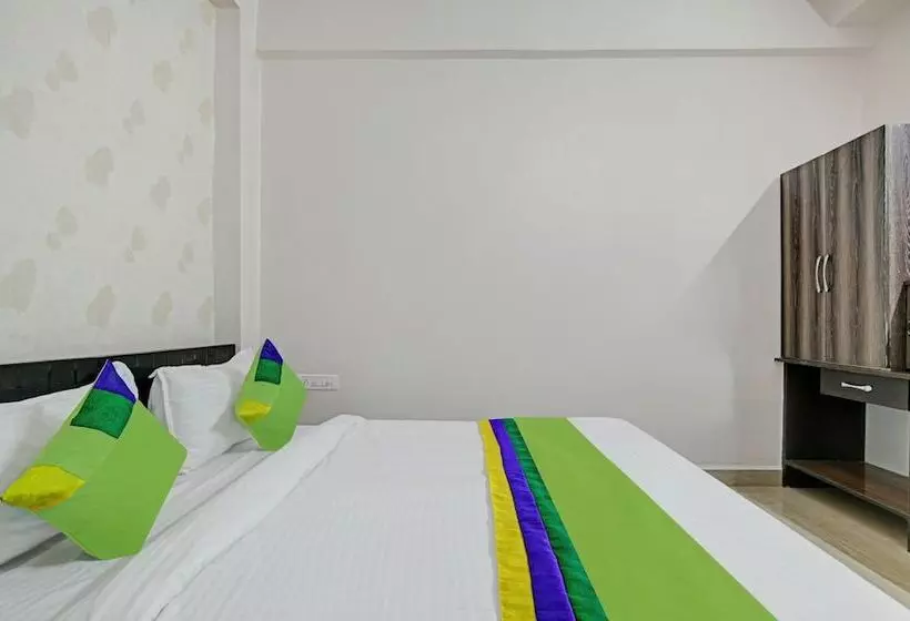 Majatalo Treebo Alankar Hoshangabad Road