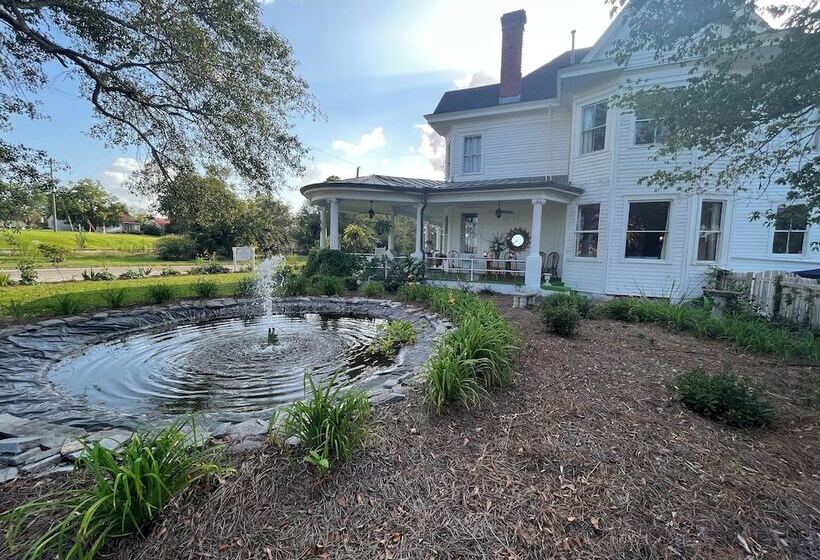 ベッドアンドブレックファースト Nine Columns