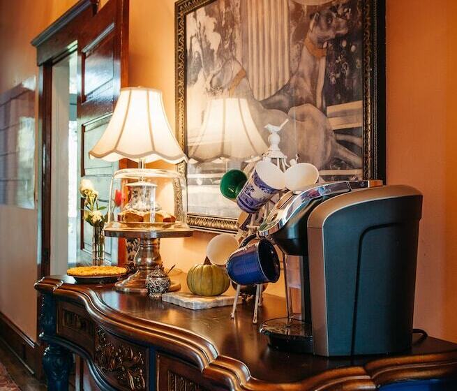 ベッドアンドブレックファースト Nine Columns