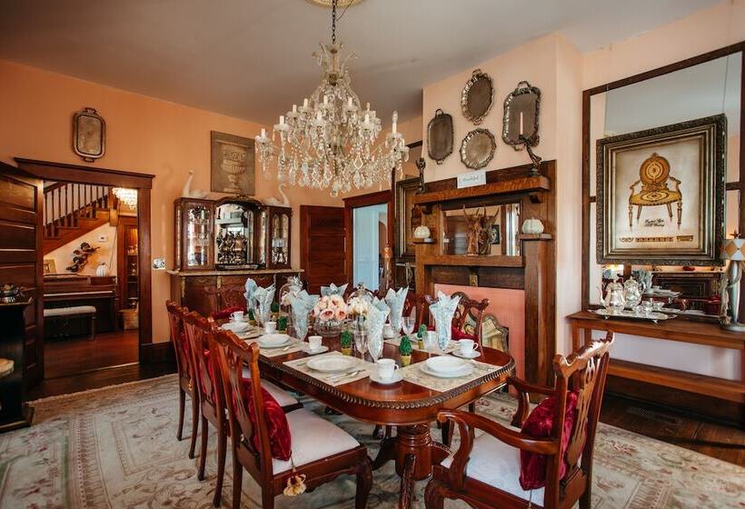 ベッドアンドブレックファースト Nine Columns