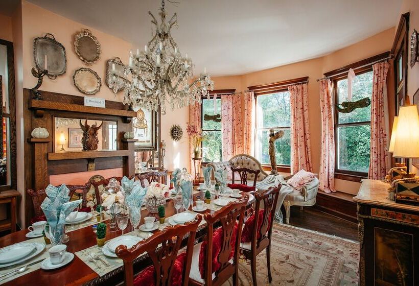 ベッドアンドブレックファースト Nine Columns