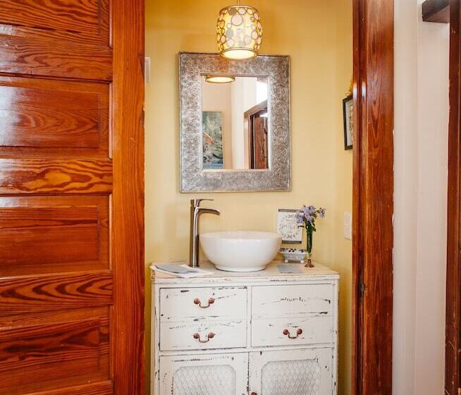 ベッドアンドブレックファースト Nine Columns