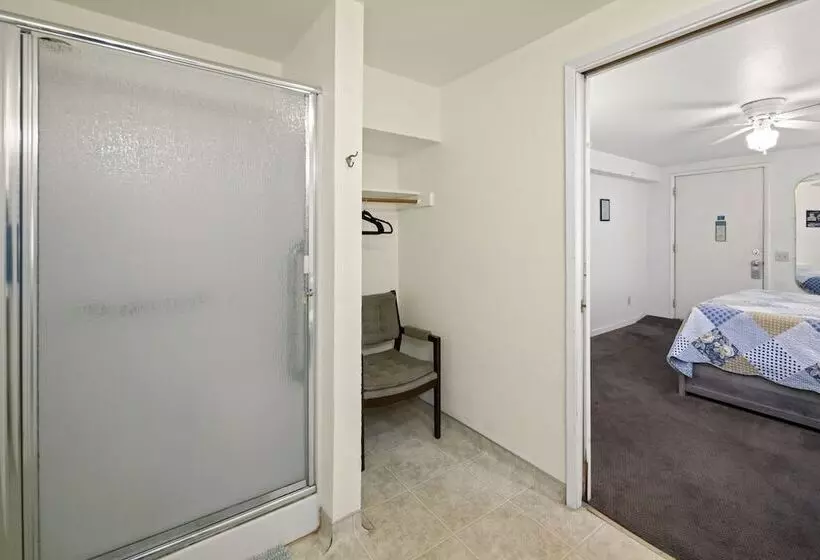 Aamiaismajoitus (B&B) The 10th Green Inn