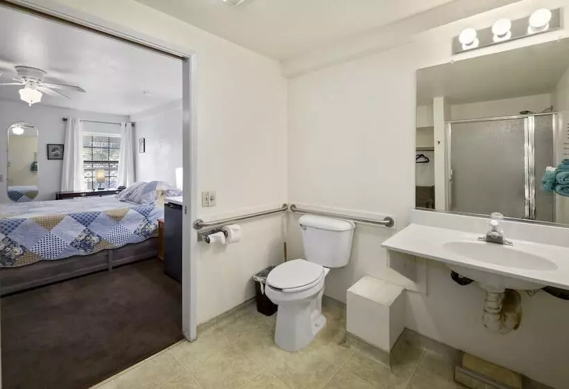 Aamiaismajoitus (B&B) The 10th Green Inn