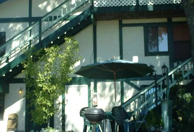 Aamiaismajoitus (B&B) The 10th Green Inn