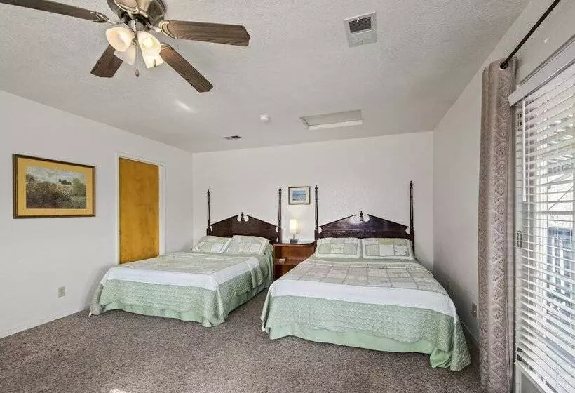 Aamiaismajoitus (B&B) The 10th Green Inn