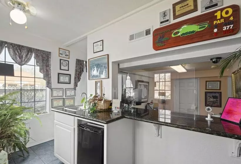 Aamiaismajoitus (B&B) The 10th Green Inn