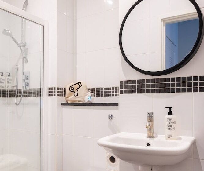 Bob W Tower Of London