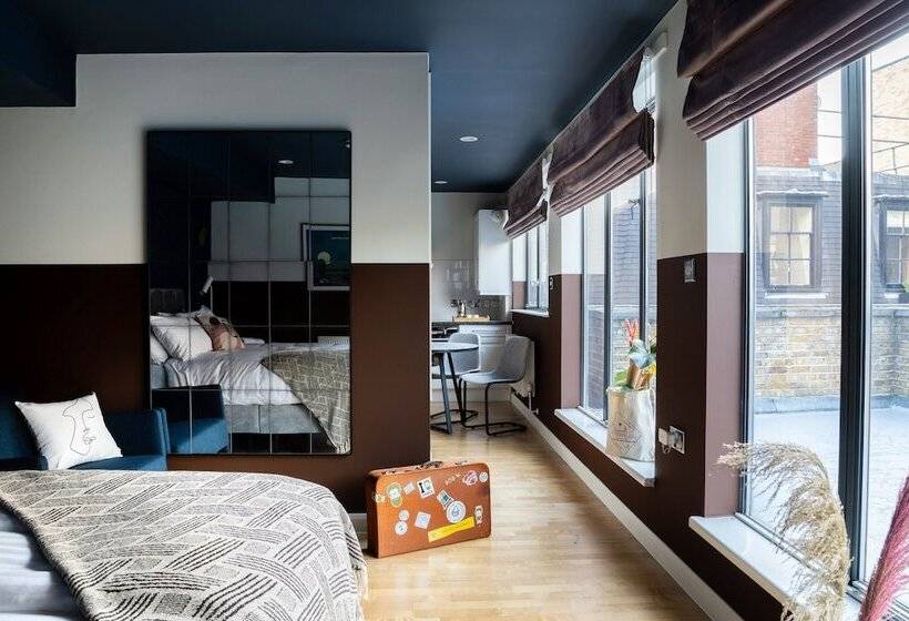 Bob W Tower Of London