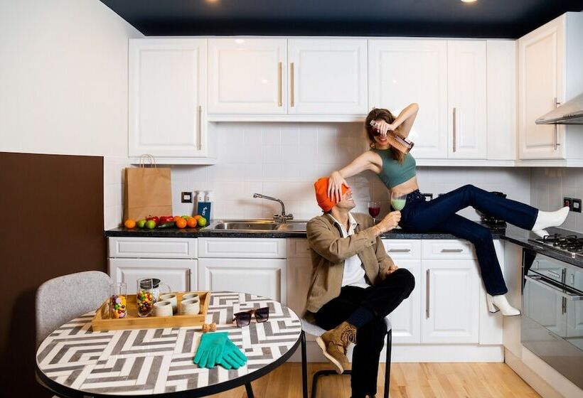 Bob W Tower Of London