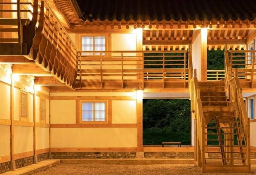 Gyeongju Gampo Byeolbit Hanok Pension