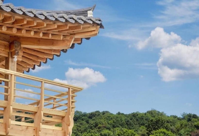 Gyeongju Gampo Byeolbit Hanok Pension