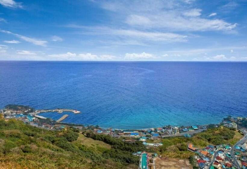 Gyeongju Gampo Byeolbit Hanok Pension