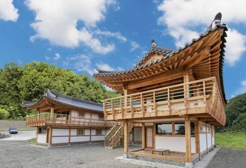 Gyeongju Gampo Byeolbit Hanok Pension