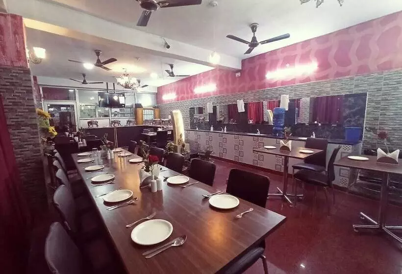 Hotelli Anand Lok Vatika