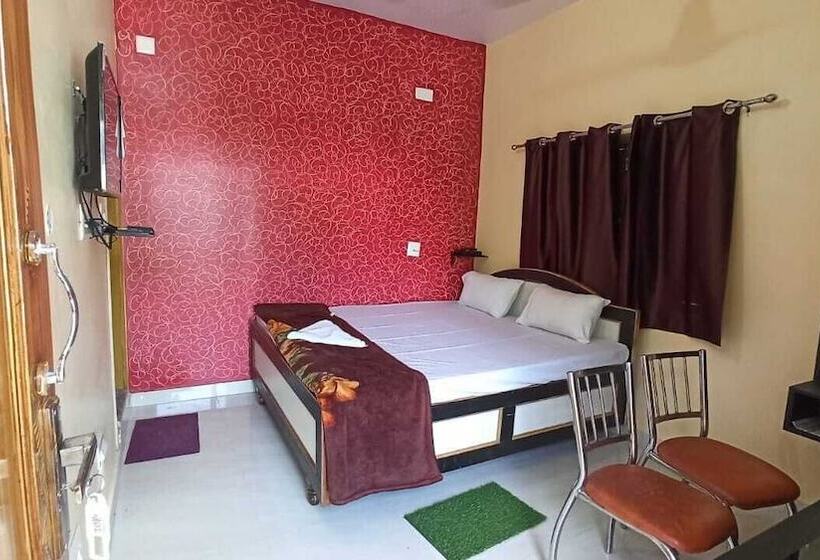 هتل Anand Lok Vatika