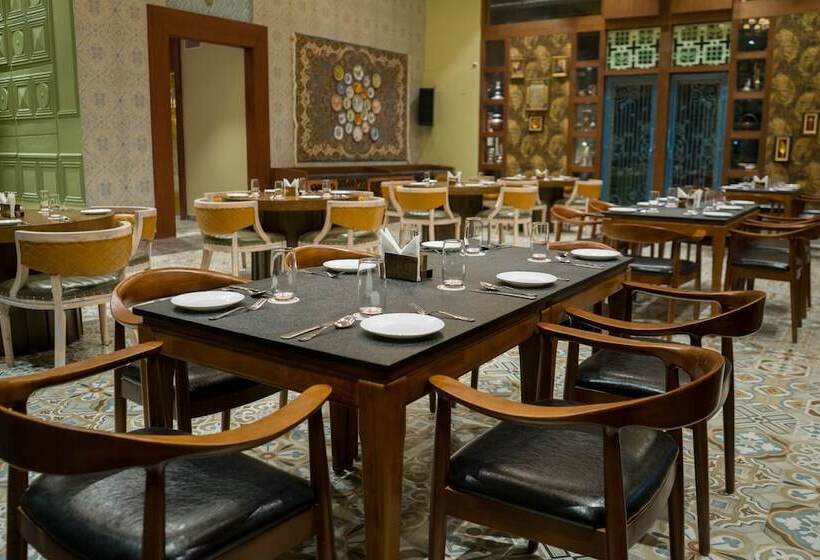 Hotel Clarks Inn Suites Kangra