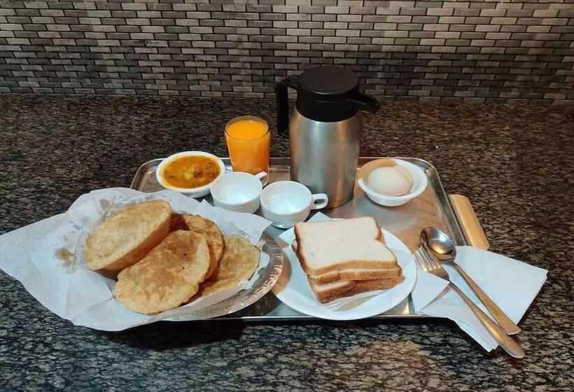 ホテル Goroomgo New Bharat Nainital