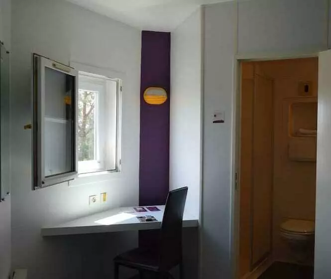 Hotelli Kyriad Direct Macon Sud