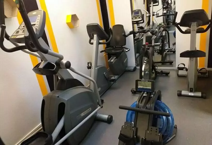 Hotelli Kyriad Direct Macon Sud