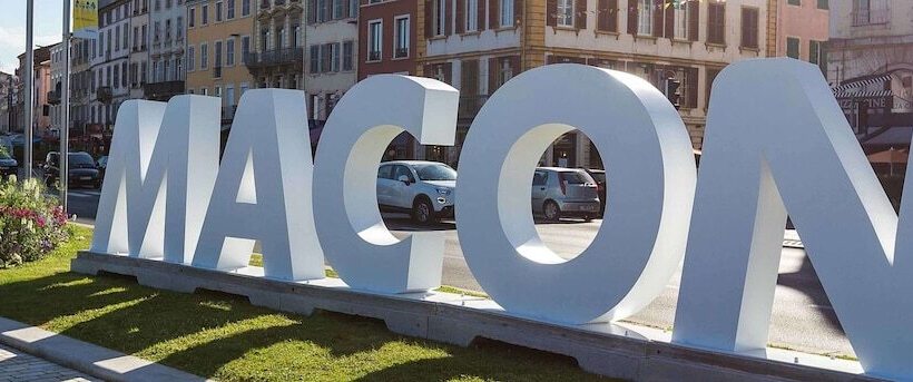 Hotel Kyriad Direct Macon Sud