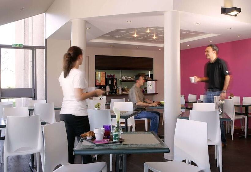 Hotel Kyriad Direct Macon Sud