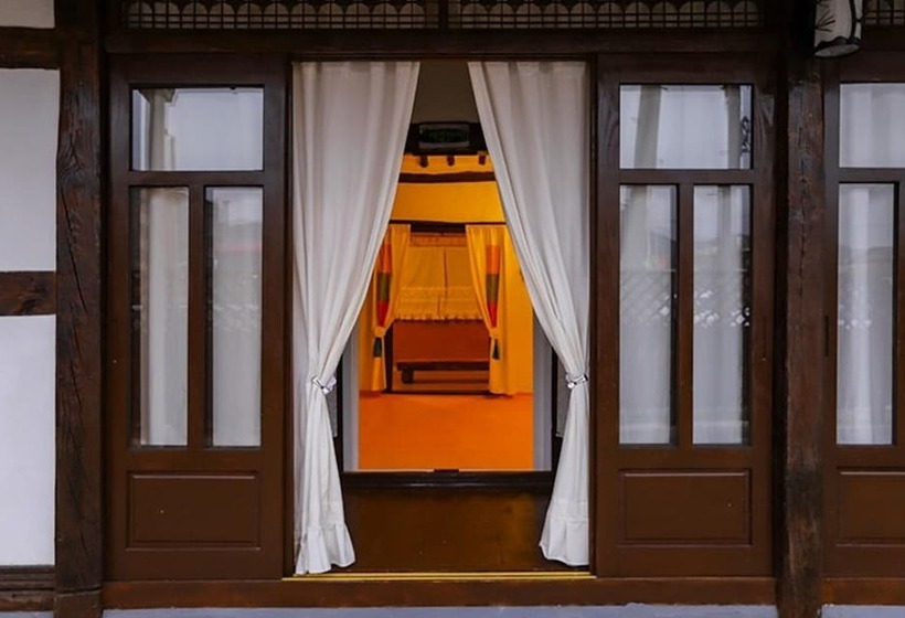 Jeonju Jeonju Hanok Gohui Pension
