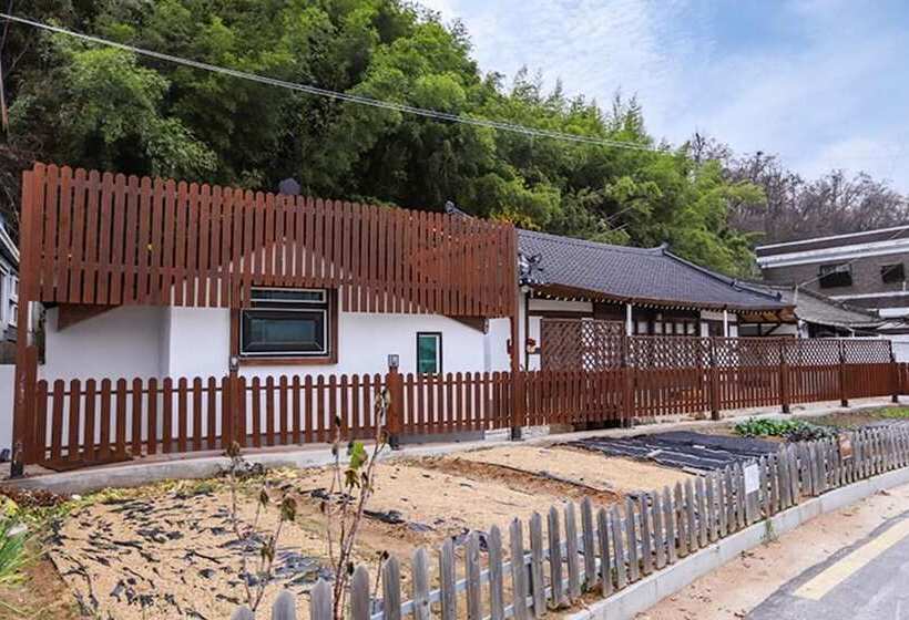Jeonju Jeonju Hanok Gohui Pension