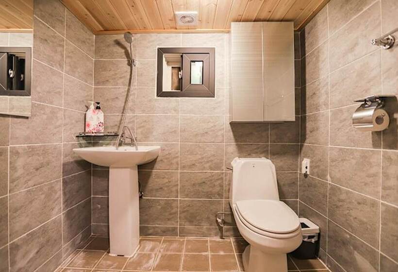 Jeonju Jeonju Hanok Gohui Pension