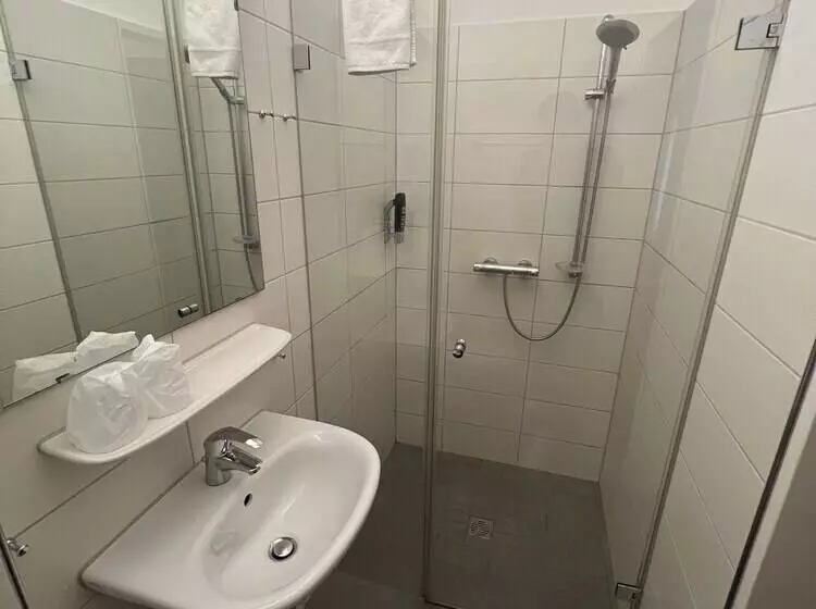 M&m Hotel   Seevetal