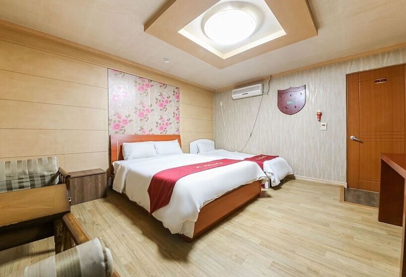 فندق على الطريق Boseong White House