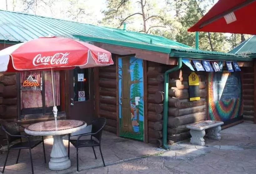 Motelli Lumbermen S Village