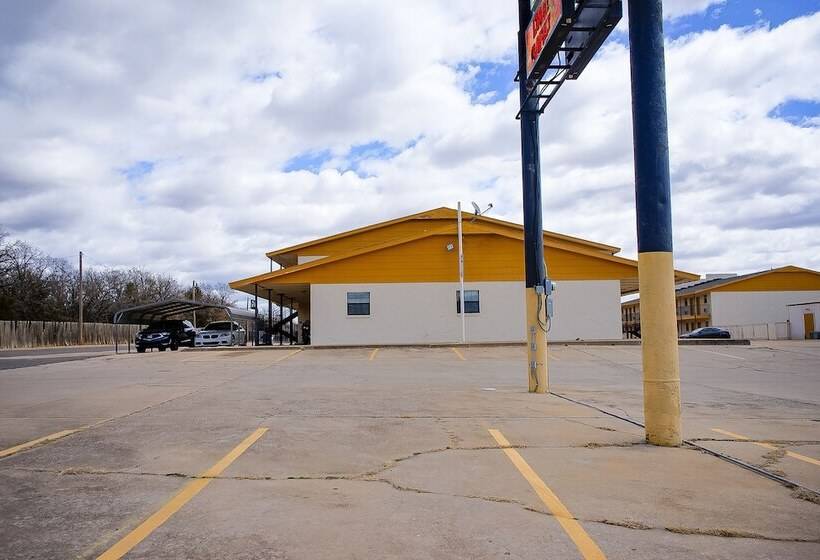 Motel Oyo Duncan, Ok Hwy 81 Near Chisholm Casino