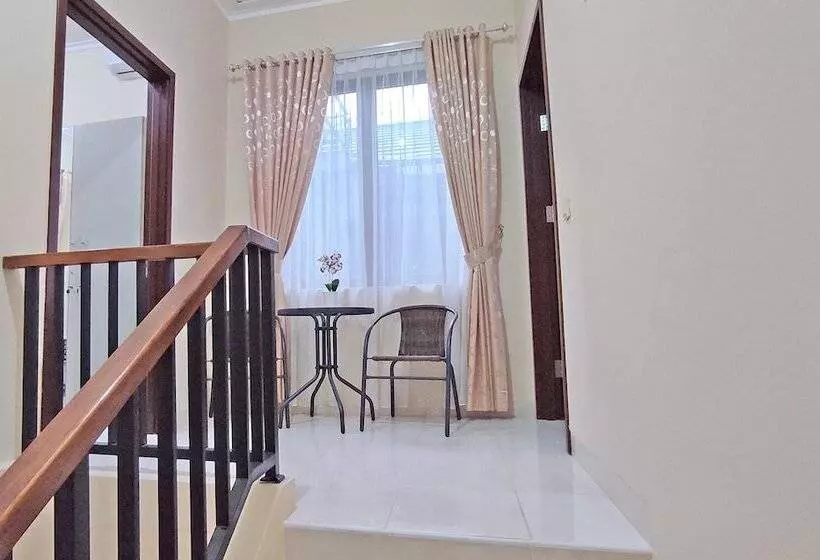 Majatalo Atmosfer Guest House Sentul By Ruang Nyaman