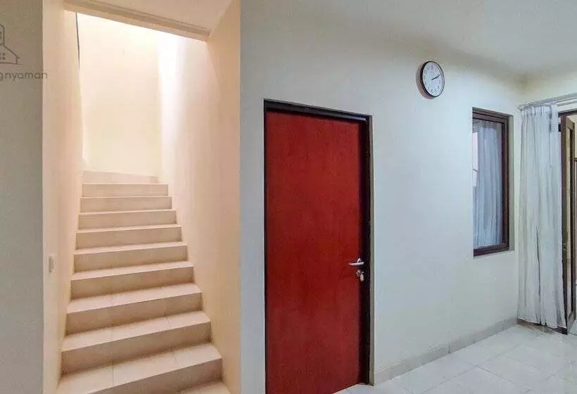 Majatalo Atmosfer Guest House Sentul By Ruang Nyaman