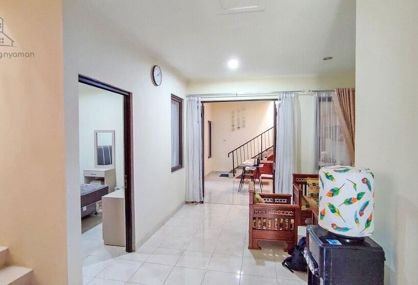 Pensiune Atmosfer Guest House Sentul By Ruang Nyaman