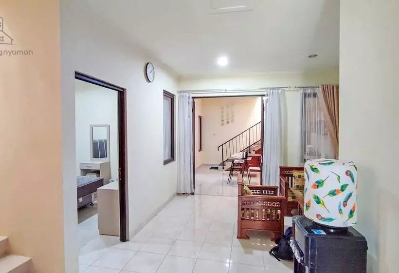 Majatalo Atmosfer Guest House Sentul By Ruang Nyaman