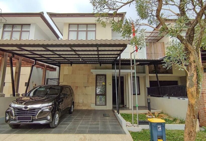 Pensiune Atmosfer Guest House Sentul By Ruang Nyaman