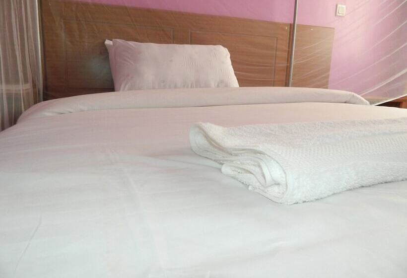 Pensão Chrysalis Guest House & Restaurant Embu